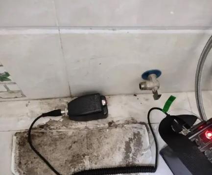 嘉定屋顶漏水维修公司分享下卫生间漏水的危害及解决方法
